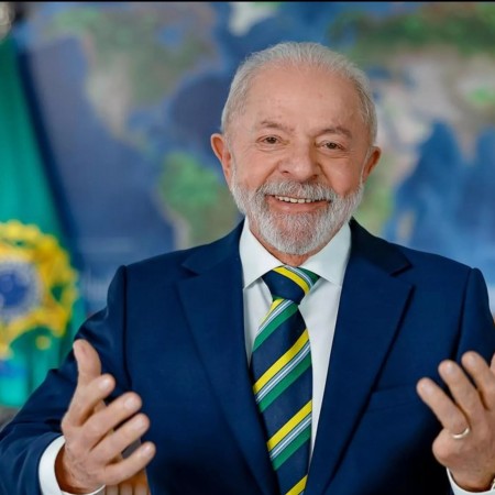Lula j� se aproxima de vit�ria no primeiro turno, diz Instituto Atlas