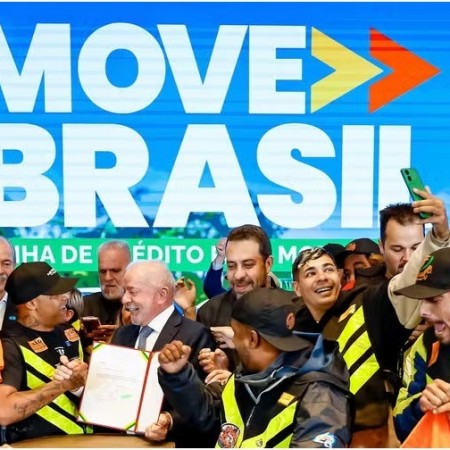 Presidente Lula anuncia linha de cr�dito para taxistas e motoristas de aplicativo