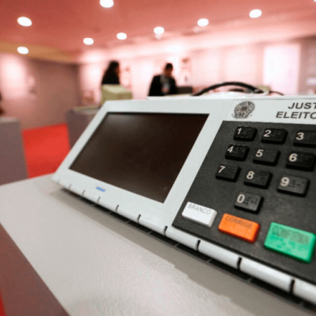TSE decide em a��o que pedir votos em igreja configura 'Abuso Religioso'