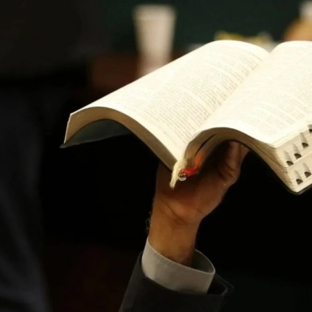 Uso de igreja para promover candidatos � abuso de poder, decide Tribunal Superior Eleitoral