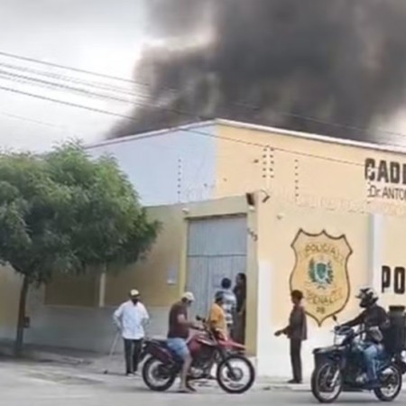 Presos ateiam fogo na Cadeia P�blica de Concei��o em princ�pio de rebeli�o