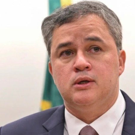 Senador Efraim Filho assina PEC que pode abrir caminho para escala 7�0