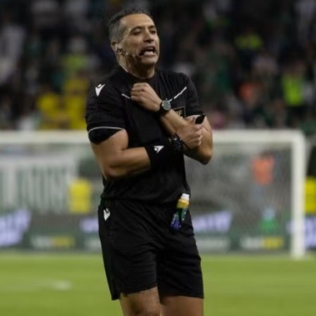 CBF entende que existiram 2 erros e afasta �rbitro e VAR de Palmeiras x Chapecoense