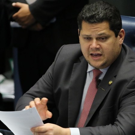 Press�o nas redes sociais por fim da escala 6�1 chega a senadores
