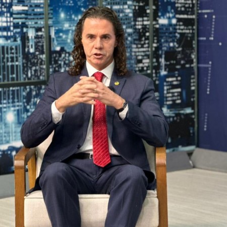 Veneziano diz que d�vida sobre apoio de Lula � sua reelei��o � tema 'enfadonho'