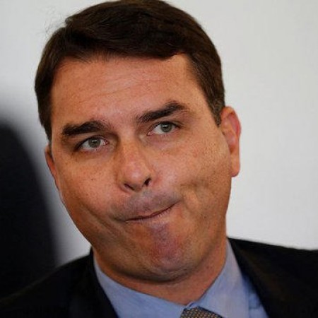 Fl�vio Bolsonaro perde apoio entre evang�licos, diz M�nica Bergamo