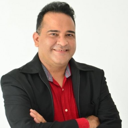 SEGUNDA, 31 - VOC NO PODE PERDER: O almofadinha viajante e a legenda da sade de Patos