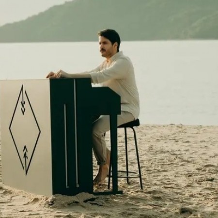 Cantor gospel Gabriel Guedes lana clipe de 'S Forte'