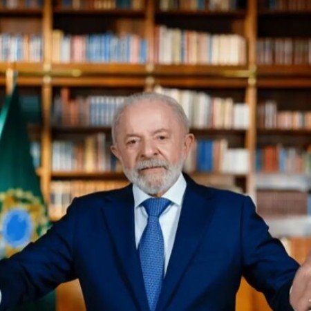 Lula defende perda de mandato de congressistas que ocuparam Mesas Diretoras de Cmara e Senado
