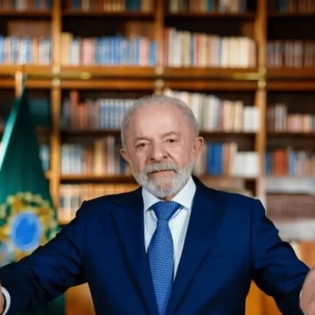 Lula sobre Bolsonaro: 'Seja homem e responda pelo que voc fez'