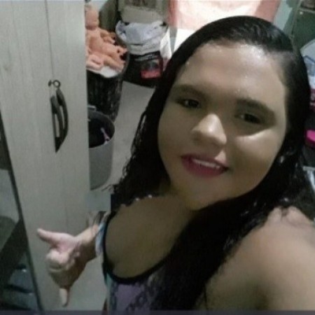 Adolescente morre aps ter parte de crnio partido com faco na Rua do Meio, em Patos