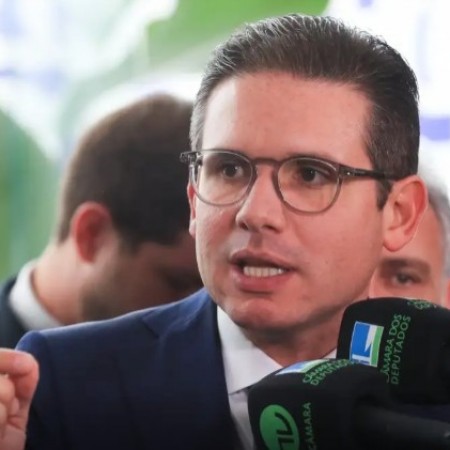 Hugo Motta pretende pautar projetos contra adultizao de crianas, aps denncia de Felca