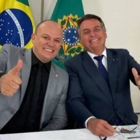 Em priso domiciliar, Bolsonaro veta visita de Cabo Gilberto aps pedido do deputado