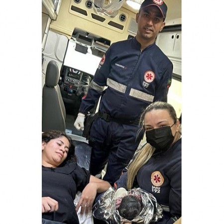 Beb nasce dentro de ambulncia do SAMU a caminho da Maternidade de Patos
