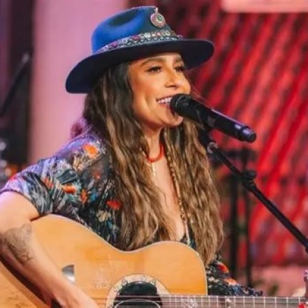 Avio com cantora Lauana Prado faz pouso de emergncia