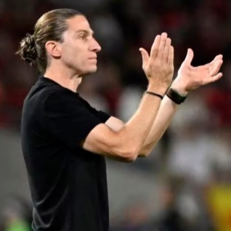 Filipe Lus deve mudar o Flamengo para enfrentar o Inter hoje; veja provvel time