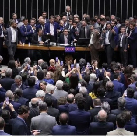 PEC da Blindagem: resistncia de parte do Centro e excesso de inovaes inviabilizaram votao