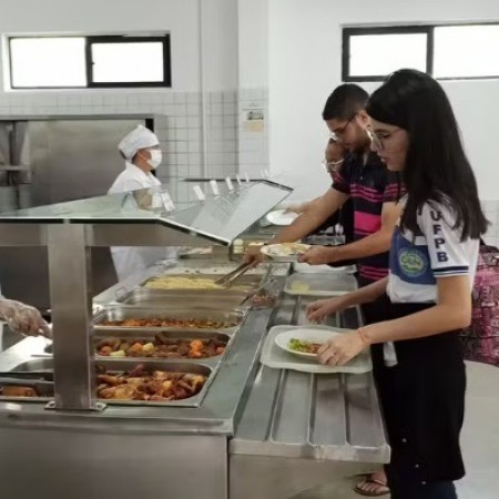 Refeio no Restaurante Universitrio em Patos custa R$ 4,50, mas pode chegar a R$ 20 em outros no Estado