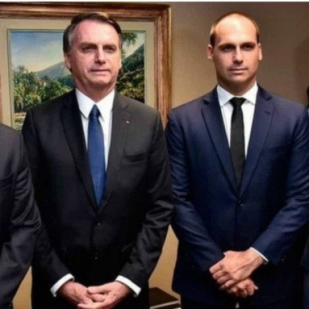 Famlia Bolsonaro ameaa deixar PL se Tarcsio de Freitas migrar para a sigla