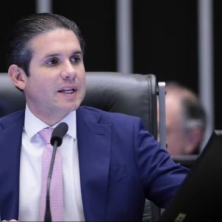 Motta diz que seguir regras da Cmara para avaliar situao de Eduardo Bolsonaro
