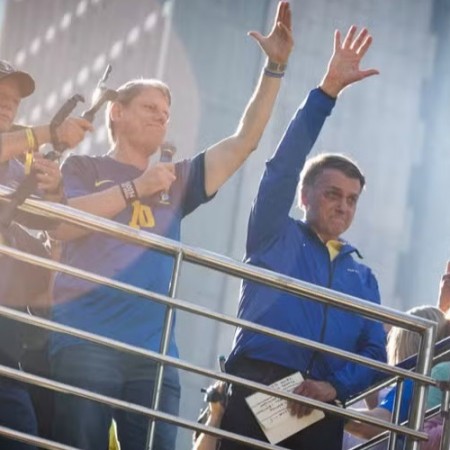 Promessa de indulto a Bolsonaro  'sonho da esquerda' para transferir rejeio a Tarcsio, dizem analistas