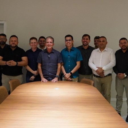 PATOS 122 ANOS: Prefeito Nabor anuncia cantor Davi Sacer no Louva Serto 2025
