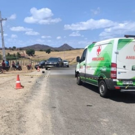 Homem morre aps bater moto em ambulncia, na Zona Rural de Sousa, no Serto