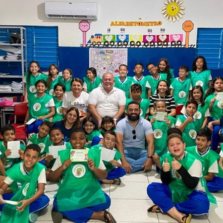 Guardas Mirins Ambientais de Patos fazem ao em escola na Zona Sul 
