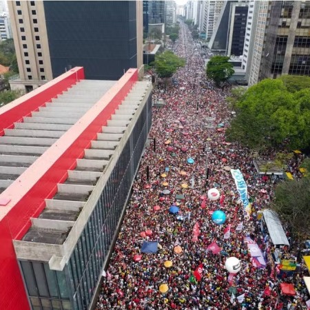 Tamanho de manifestaes contra PEC da Blindagem e anistia assusta bolsonaristas