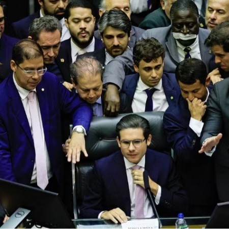 Direo da Cmara pede suspenso do mandato de bolsonaristas envolvidos em motim