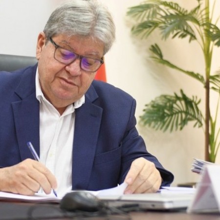 Governador edita MP que garante reajuste de 20% para Foras de Segurana da Paraba