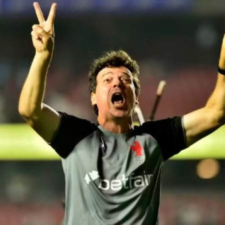 Diniz celebra vitria do Vasco e So Janurio: 'O time foi to bom quanto a torcida'