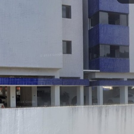 Trabalhador despenca do 4 andar ao limpar fachada e plantas aparam queda