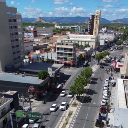 Patos est entre as melhores cidades do Nordeste e do Brasil nos indicadores de capital humano em 2025