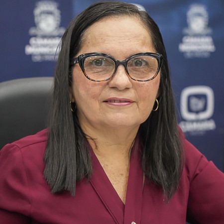 Escritor patoense Junior Misaki recebe reconhecimento da Cmara de Patos por mais uma obra lanada