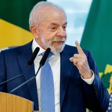 Susto: avio de Lula apresenta problema no motor em viagem ao Par e desce s pressas 