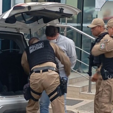 PM frustra tentativa de assalto a agncia do Sicoob, em Tapero; bandidos se rendem