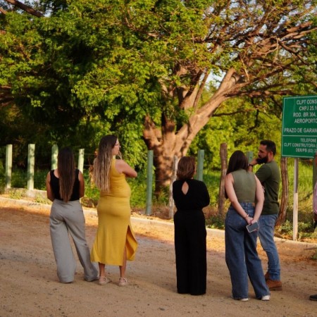 Secretrios de Patos realizam visita ao terreno onde ser construdo o Parque da Criana