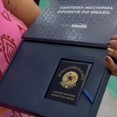 Ministro da Educao anuncia incio da emisso da Carteira Nacional Docente