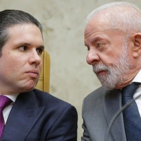 Aps corte de cargos, Hugo Motta renegocia espaos do Centro no governo