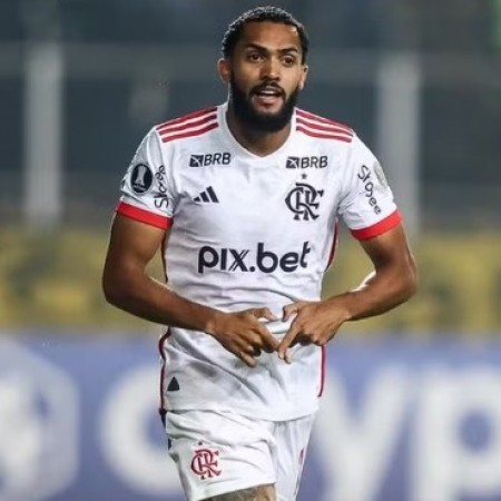 Promessa de minutos e falta de prestgio: Juninho completa 9 meses no Flamengo