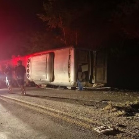 Acidente com nibus deixa ao menos 15 mortos e 15 feridos em Pernambuco