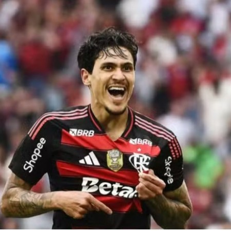 Flamengo vence o Palmeiras em jogo de cinco gols no Maracan e volta ao topo