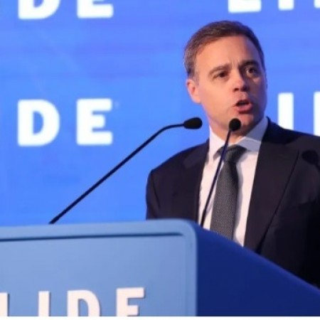 Ministro Mendona suspende julgamento de governador aps Roraima contratar seu instituto