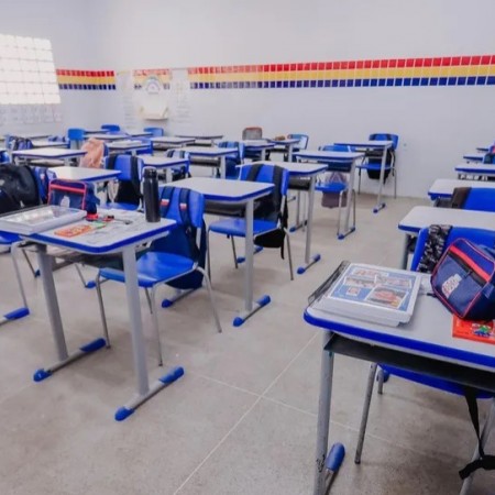 Cmara aprova proposta que permite acumular cargo de professor no servio plico; entenda