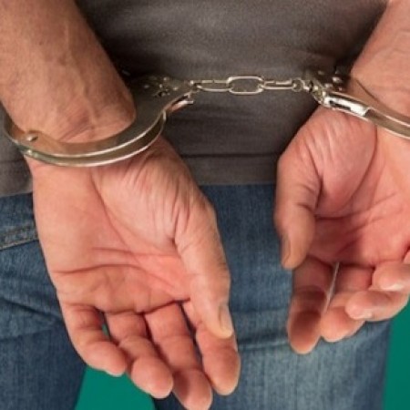 Briga em famlia termina com homem preso aps esfaquear cunhado em Patos