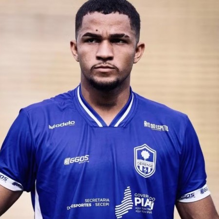 Esporte de Patos anuncia o lateral-esquerdo Lzaro Silva, 25 reforo