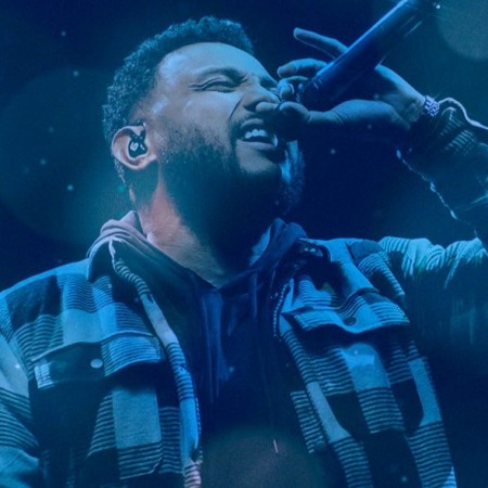 Cantor gospel Eli Soares conquista 3 Grammy com Memri4s Ao Vivo