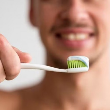 Quantas vezes por dia voc deve escovar os dentes, segundo os especialistas?