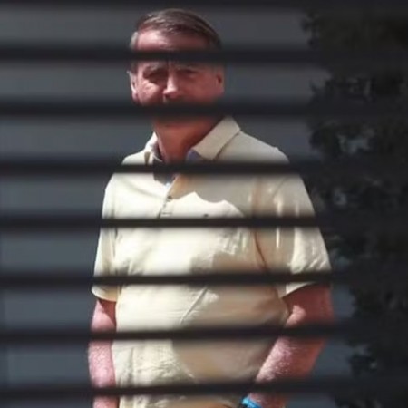 Ex-presidente Jair Bolsonaro  preso a pedido da PF em medida cautelar